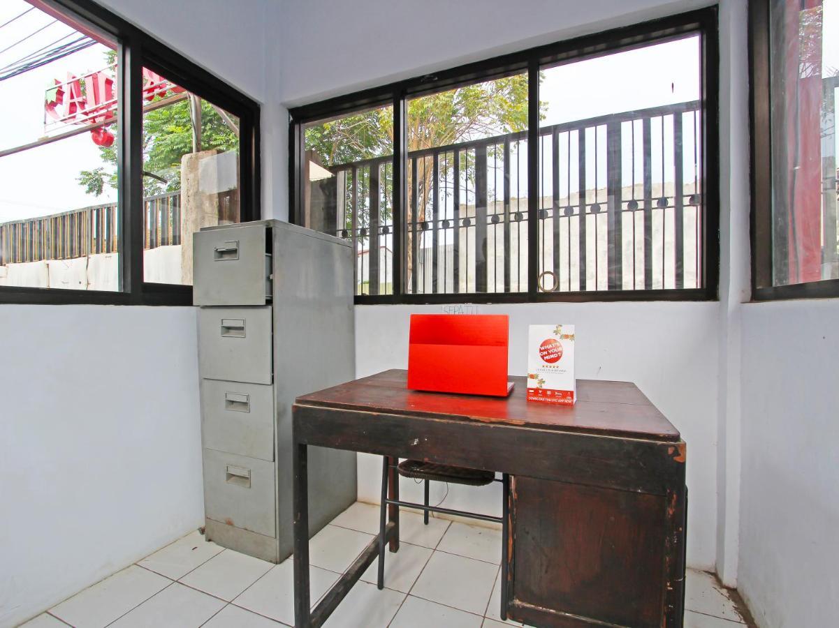 Oyo 91476 Srikaya Hotel 3 Pekalongan Buitenkant foto