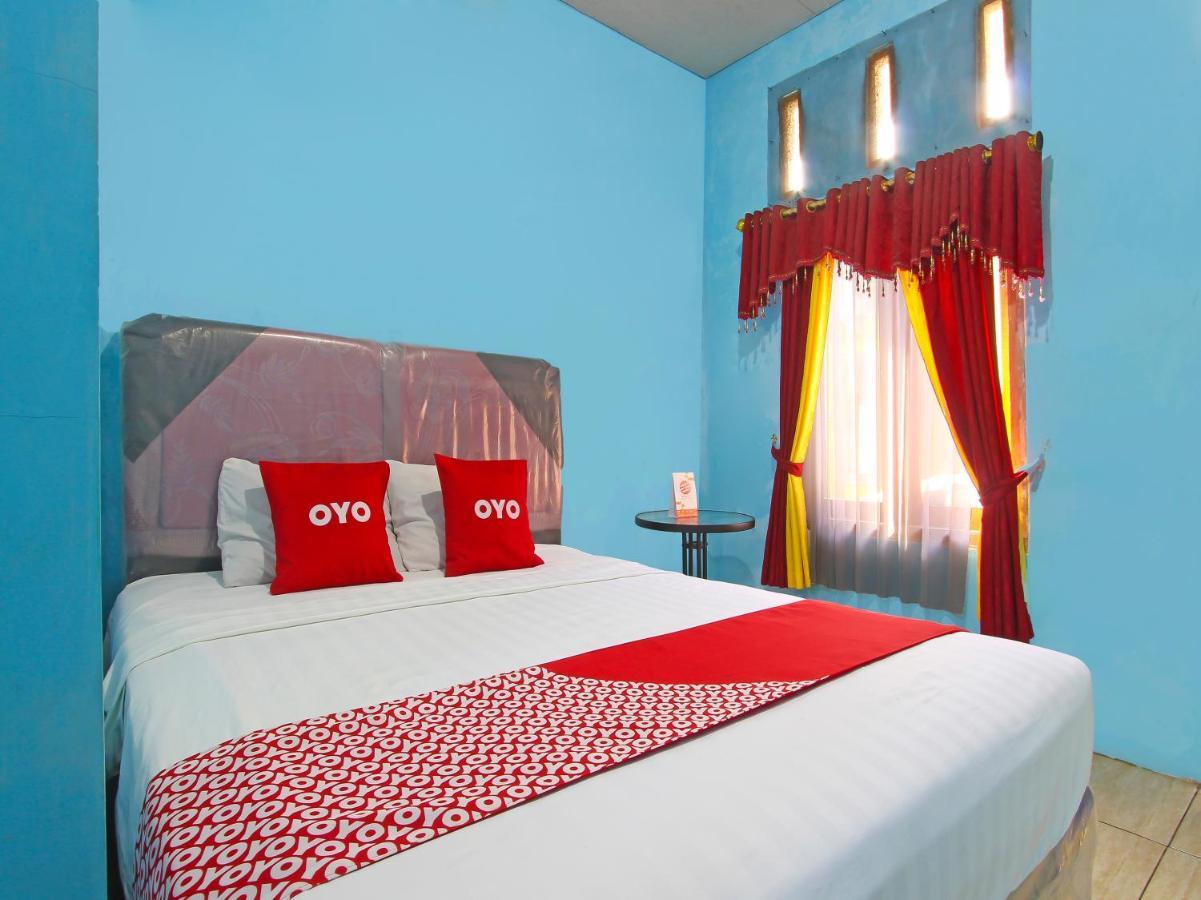 Oyo 91476 Srikaya Hotel 3 Pekalongan Buitenkant foto