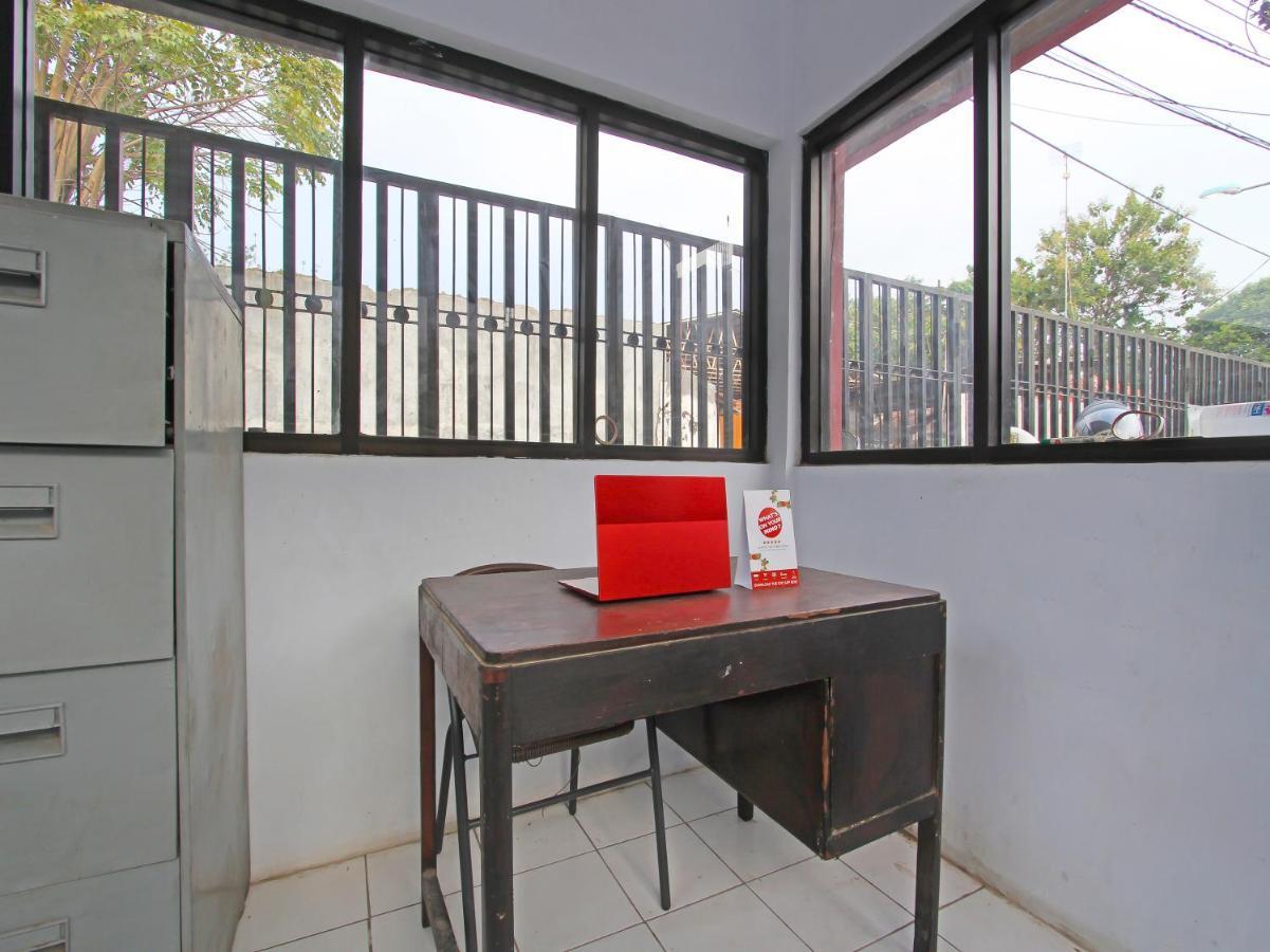 Oyo 91476 Srikaya Hotel 3 Pekalongan Buitenkant foto