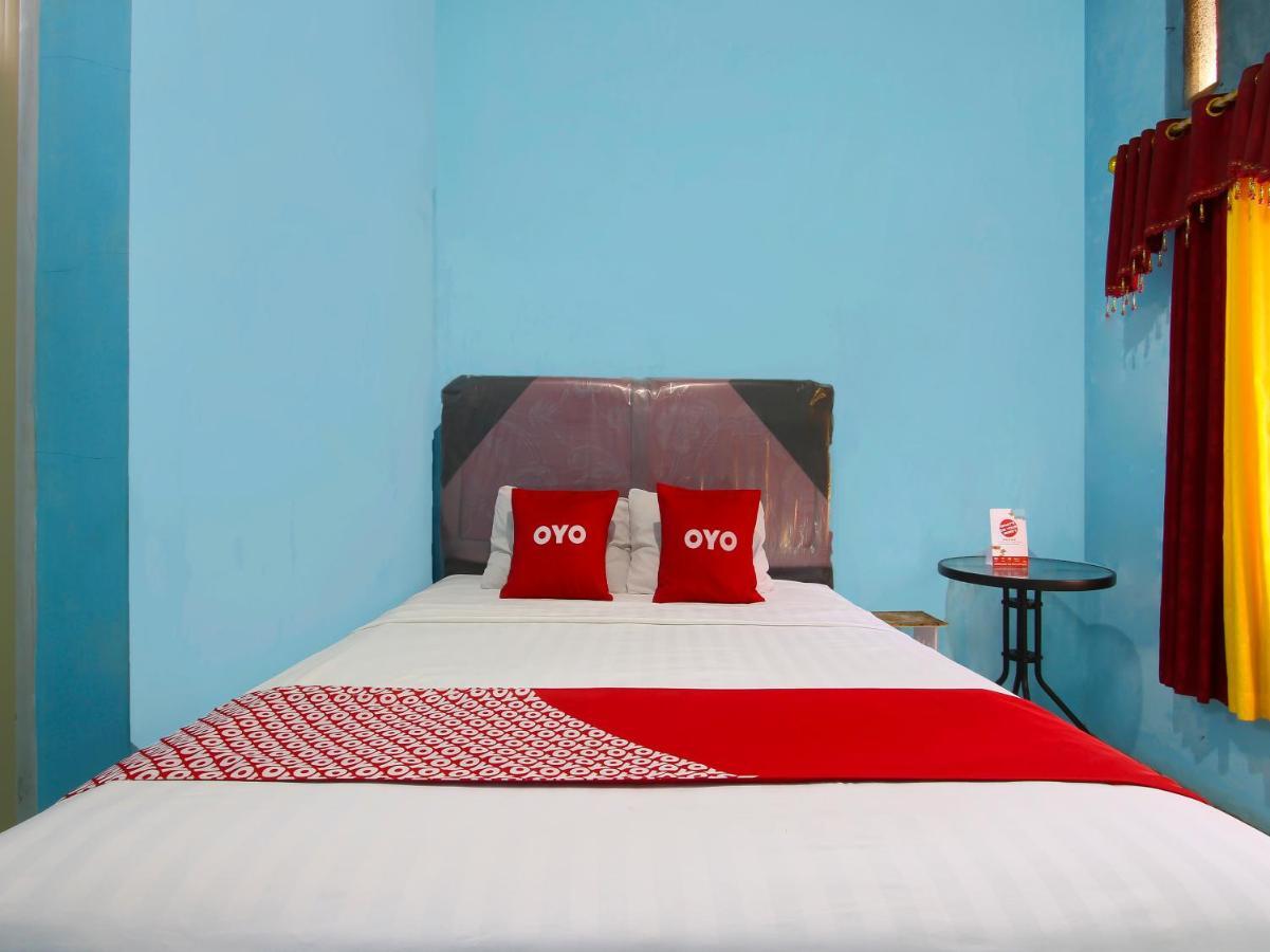 Oyo 91476 Srikaya Hotel 3 Pekalongan Buitenkant foto