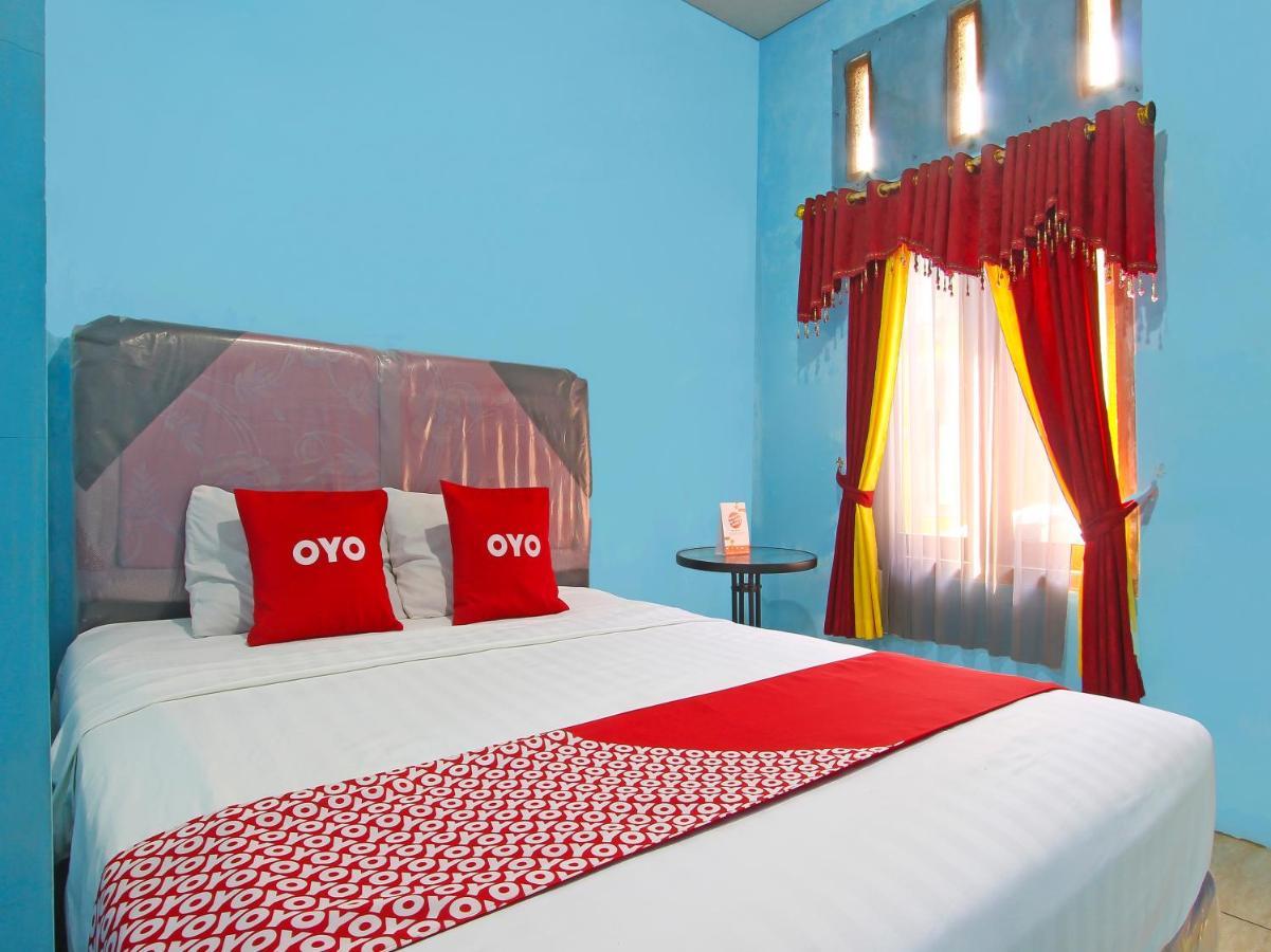 Oyo 91476 Srikaya Hotel 3 Pekalongan Buitenkant foto