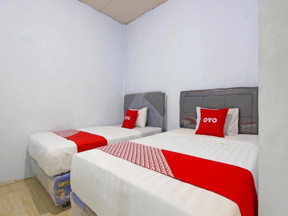 Oyo 91476 Srikaya Hotel 3 Pekalongan Buitenkant foto