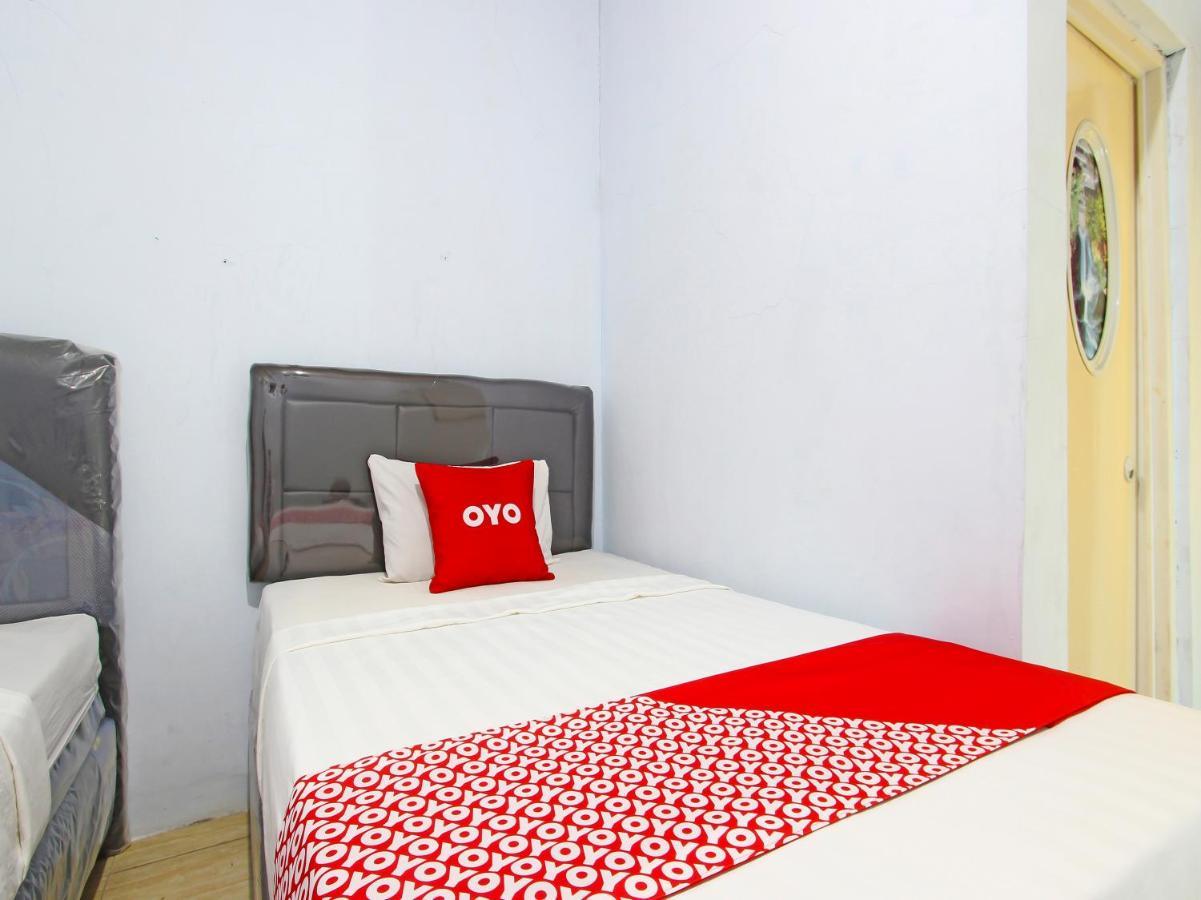 Oyo 91476 Srikaya Hotel 3 Pekalongan Buitenkant foto