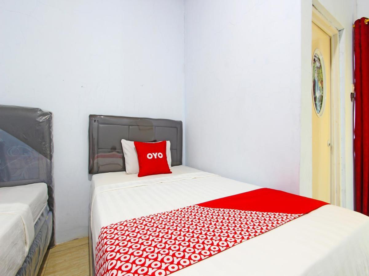 Oyo 91476 Srikaya Hotel 3 Pekalongan Buitenkant foto